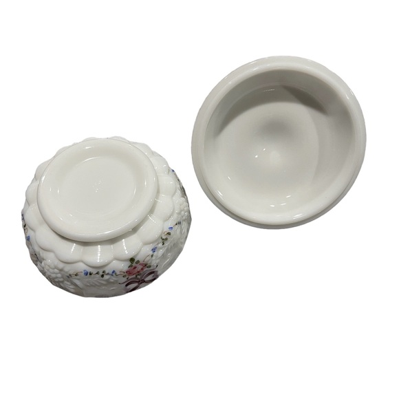 Vintage Westmoreland White Milk Glass Candy Dish with Flowers and Grapes - Picture 4 of 5